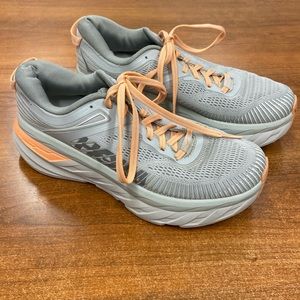 Hoka women’s Bondi size  7 grey and peach